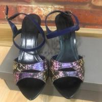 ราคา รองเท้า charles&keith size37 (820130841)