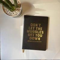 ราคา สมุดโน้ตแฮร์รี่ พอตเตอร์ สมุดบันทึก แฮร์รี่ พอตเตอร์ ปก Don’t let the muggles get you down สมุดโน้ต Harry Potter (5488993522)