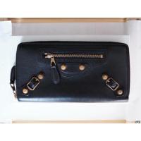 ราคา กระเป๋าตังค์ Balenciaga Zippy Wallet GHW สีดำอะไหล่ทอง สภาพดี (434268387)