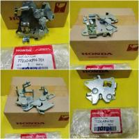 ราคา ﻿เหล็กล็อกเบาะเวฟ125iไฟเลี้ยวบังลม​ เวฟ125sไฟเลี้ยวบังลม.แท้​เบิกศูนย์ HONDA77230-KPH- 701ส่งฟรีเก็บเงินปลายทาง (3457610964)