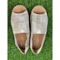 ราคา รองเท้ามือ2ของแท้แบรนด์ Toms ไซส์38 (21847786278)