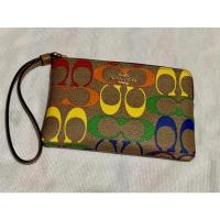 ราคา LIMITED!! กระเป๋าคล้องมือ Coach Light Saddle Multi Colors (17602004687)
