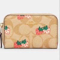 ราคา COACH 93678 ZIP AROUND COIN CASE IN SIGNATURE CANVAS WITH STRAWBERRY PRINT (7136145137)