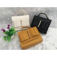 ราคา ❤️กระเป๋าสะพายข้าง หูโซ่ หน้าเข็มขัด (2816412326)