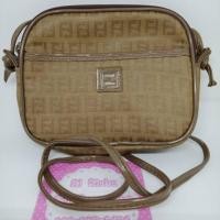 ราคา vintage fendi zucca crossbody มือสองแท้100% (311865066)