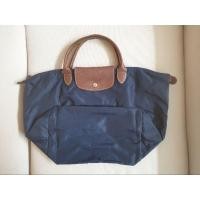 ราคา Longchamp Size M หูสั้น แท้ 100% ส่งต่อ มือสอง ใช้งานน้อยมาก (21779334699)
