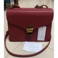 ราคา กระเป๋าสะพายไหล่สีแดงCharles&Keith (9901124551)