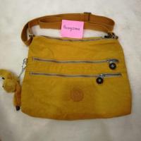 ราคา Used kipling alvar สีเหลือง สภาพดี ใช้งานน้อย ป้าย ถุง ยังมีครบ ไม่มีตำหนิ ไม่เลอะ (658939499)