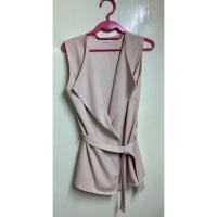 ราคา เสื้อสูทแขนกุดผูกเอวด้านหน้าสีครีมแบรนด์PANICHAมีของแถมทุกรายการค่ะ (2997959680)