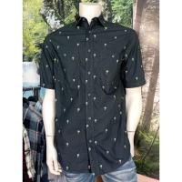 ราคา เสื้อเชิ้ตแขนสั้น H&M มือสอง สภาพ 96% (22280689654)