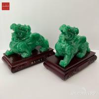 ราคา ปี่เซียะคู่ เรียกทรัพย์ นำโชคลาภ ฐานสีไม้ สูง 9 นิ้ว งานเรซิ่น สีเขียวหยก แก้ปีชง66 (19731458948)