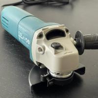 ราคา (ส่งฟรี) เครื่องเจียรไฟฟ้า BOSCH GWS 8-100 CE สะดวกและกะทัดรัด (23668014373)