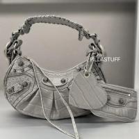 ราคา New Balenciaga Le Cagole XS หนังcroc (16379626547)