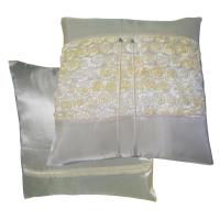 ราคา A42 - Thai Silk Pillow Covers ปลอกหมอนอิง ไหมไทยลายดอกกุหลาบ 16×16 นิ้ว 1 คู่ สีเหลืองอ่อน (10744297851)