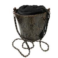 ราคา กระเป๋าสะพายลายหนังงู (17494596848)