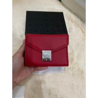 ราคา กระเป๋าสตางค์ MCM ใบสั้นสีแดง ของใหม่ ของแท้ 100% (18194161137)