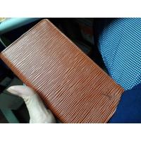 ราคา กระเป่าสตางค์ LV ลายไม้ สีน้ำตาล มือสอง (5102601209)