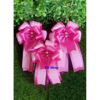 ราคา 3 ดอก โบว์ติดของขวัญ โบว์ติดกระเช้า โบว์ติดของชำร่วย สวยหวาน สีชมพู ลายสก็อต งานฝีมือเนี้ยบ ใช้เป็นงานประดิษฐ์ห้องเรียน (23950643003)