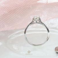 ราคา Gems Heritage : แหวนเพชรแต่งงาน เพชรเม็ดเดี่ยว 0.50ct เรือนทองคำขาว18k พร้อมใบรับประกัน (rwg531) (10898445903)