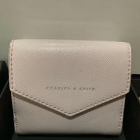ราคา กระเป๋าสตางค์ Charles & Keith มือสอง สภาพดีมาก (2312670736)