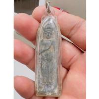 ราคา วัดใจ...พระร่วง หลังรางปืน เนื้อชิ้นตะกั่ว เก่าๆ ไม่ทราบกรุ เลี่ยมกรอบพลาสติก (14598224492)
