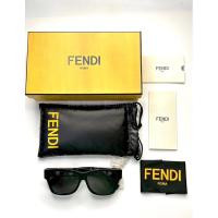 ราคา Fendi Women's Black Crystal-embellished Square-frame Acetate Sunglasses (รับประกันสินค้าแท้ 100%) (18688639333)
