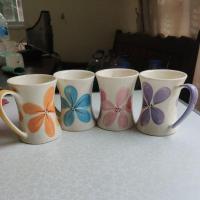 ราคา แก้วกระเบื้องลายดอกไม้ หรือจะใช้เป็นแจกันก็ได้ (9203522944)