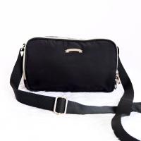 ราคา [กระเป๋ามือสอง] EVERLAST ของแท้!! cross body ผ้าร่ม 9นิ้ว สีดำ กระเป๋าสภาพดี กระเป๋าสะพายข้าง (10021373126)