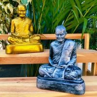 ราคา [sumpati]หลวงปู่ชอบ ฐานสโม วัดป่าสัมมานุสรณ์ หน้าตัก5นิ้ว 2สีให้เลือกบูชา สุดยอดพระเกจิอาจารย์กองทัพธรรมของหลวงปู่มั่น (22434183225)