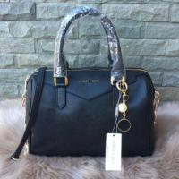 ราคา Charles & Keith Leather Pillow Bag (Outlet) กระเป๋าแบรนด์เนม (511827044)