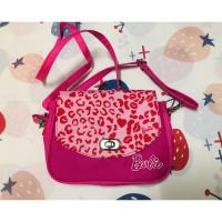 ราคา กระเป๋าสะพายข้างสีชมพูยี่ห้อ”บาร์บี้”Barbie (5179662347)