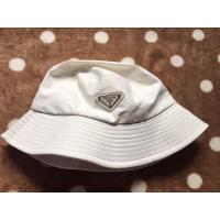 ราคา หมวกบักเก็ตPRADAสีขาว (8176987186)