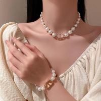 ราคา สร้อยมุก Dior ข้อมือ ได้ครบเซ็ต พร้อมส่ง❤️ (21729856732)