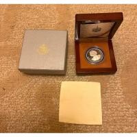 ราคา เหรียญที่ระลึก 800 บาทขัดเงา สมเด็จพระเทพรัตนราชสุดา (19570986919)