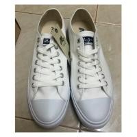 ราคา MC Sneakers รองเท้าผ้าใบสีขาว (ของแท้) (7814798362)
