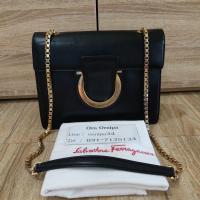 ราคา Salvatore Ferragamo Thalia Crossbody Bag ของแท้ (16475842650)