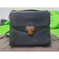 ราคา กระเป๋า สะพาย มือ ✌มีตำหนิ ของ charles & keith ขนาด 8 นิ้ว (8736711249)