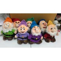 ราคา ตุ๊กตาคนแคระ ทั้ง 7 ครบเซต ป้ายห้อย 3 ตัว สภาพใหม่ไม่มีตำหนิ ป้าย tomy 6 ตัว ป้าย โตเกียวดิสนีย์ 1 ตัว ขนาด 8 นิ้ว (2641453718)