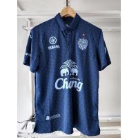 ราคา เสื้อเหย้า ทีมบุรีรัมย์ ยูไนเต็ด ฤดูกาล 2022/2023 ขนาด XL จำนวน 1 ตัว และ ขนาด L จำนวน 2 ตัว (18832172826)