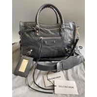 ราคา สินค้าพร้อมส่ง NewBalenciaga Small ✨ หมุดเงิน มีกระจก ขนาด 12 x 8 x 4 นิ้ว สวย เรียบ หรู ราคาดีมากก (21733104833)