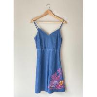 ราคา 2nd เดรสผ้ายีนส์ Lyn Around Embroidered Denim Mini Dress size S (13646832609)