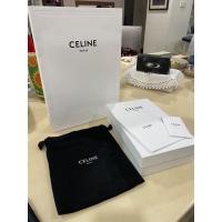 ราคา ส่งต่อ set ถุงกระดาษ ถุงผ้า กล่องใส่กระเป๋าตัง CELINE ของแท้ มือ2 สภาพตามรูปค่ะ (8513990638)