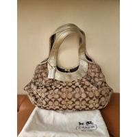 ราคา Coach shoulder bag แท้ 100% (15744010290)