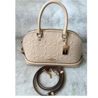 ราคา กระเป๋า coach ทรงโดม ลาย c นูน f55450 (2240362478)