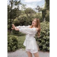 ราคา Archie White Set Joobs Studio เซทเสื้อแขนยาวเปิดไหล่+กางเกงขาสั้นฉลุ (10001646419)