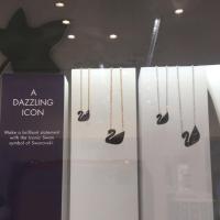 ราคา สร้อย Swarovski iconic swan pendent สวยมากๆคะ (1606010321)