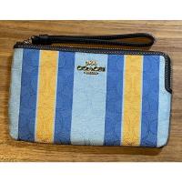 ราคา Coach คล้องมือ 1ซิปL ผ้าลายc มือ1ของแท้อเมริกา (10623381874)