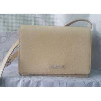 ราคา กระเป๋าสะพาย GuyLaroche มือสอง ไม่มีตำหนิ (2056798678)