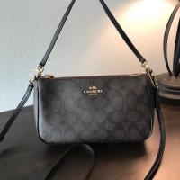 ราคา พร้อมส่ง กระเป๋า Coach pouch signature c satchel #f58321 (819678473)