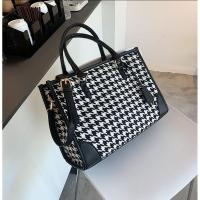 ราคา [พรีออเดอร์] กระเป๋าสะพายใบใหญ่ลายชิโนริ จุของได้เยอะ (7677526377)